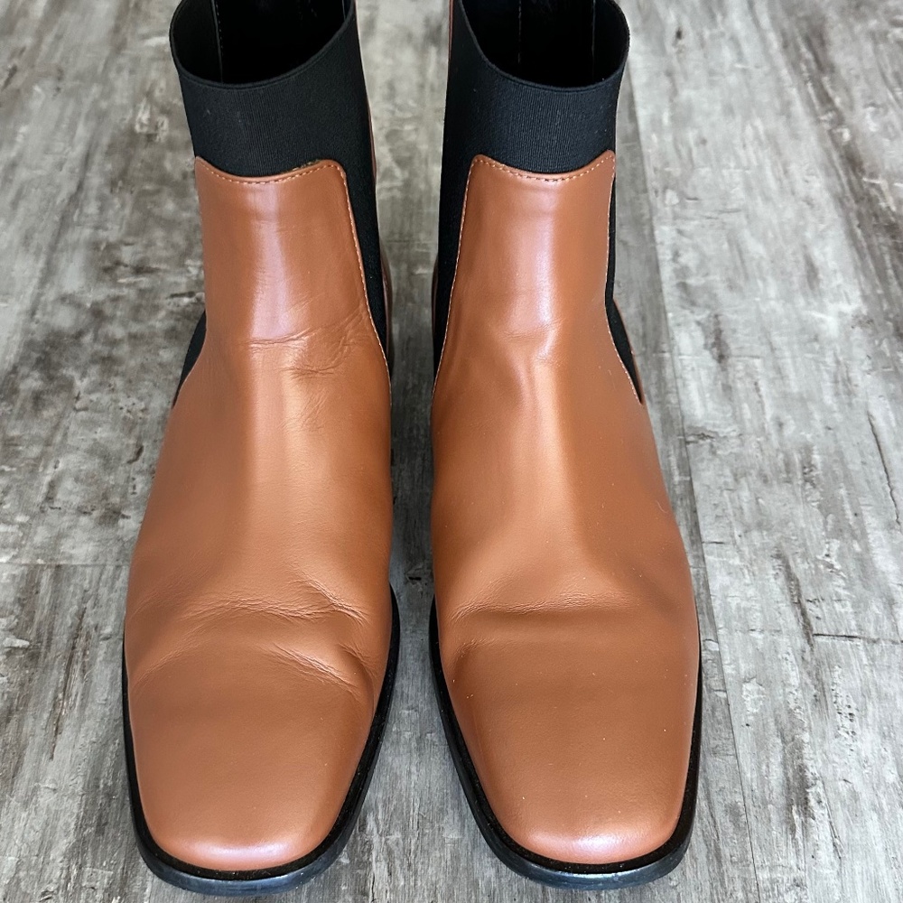 Everlane The Italian Leather Square Toe Chelsea Boot